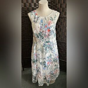 Beautiful dress for a summer wedding!!!